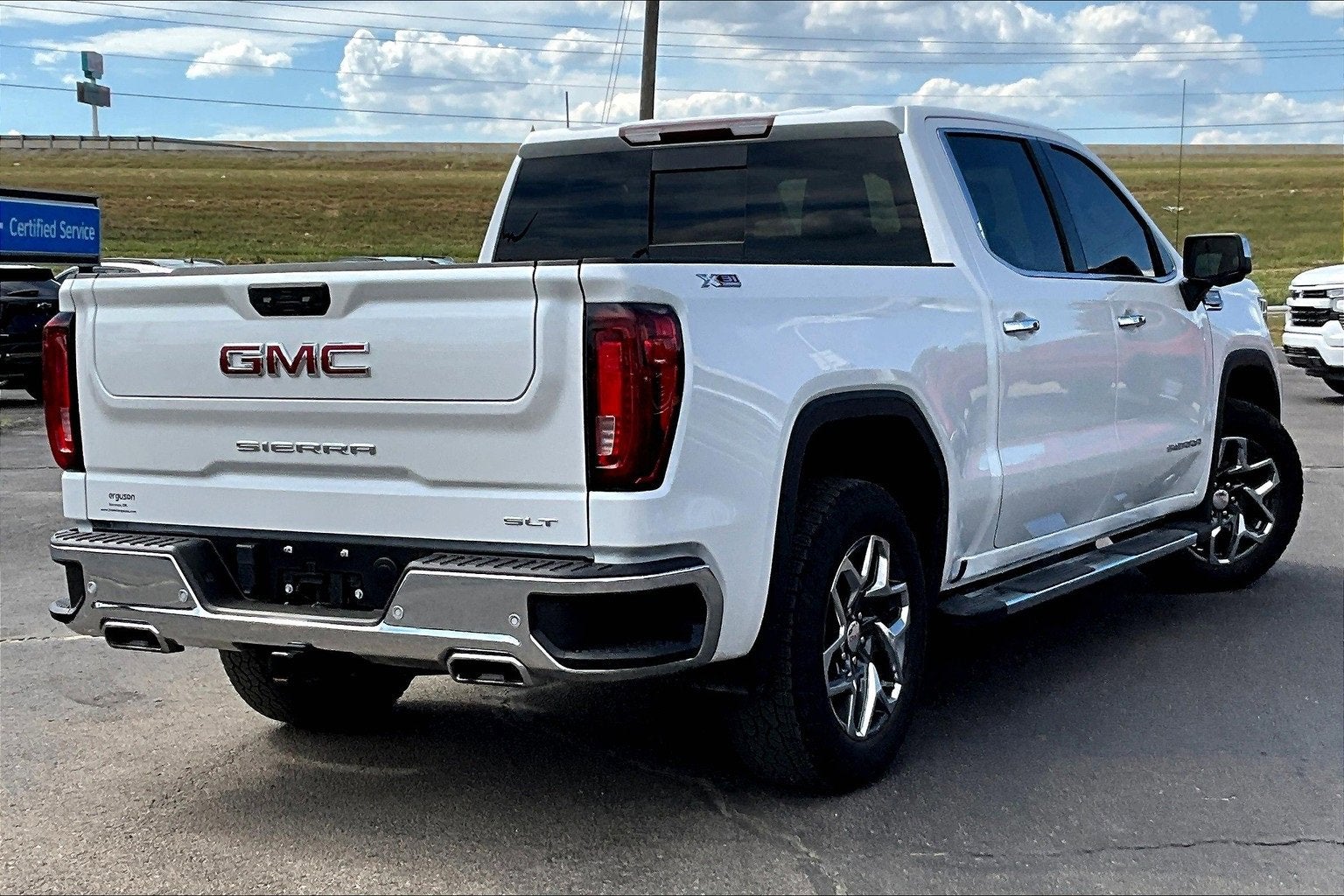 2024 GMC Sierra 1500 SLT