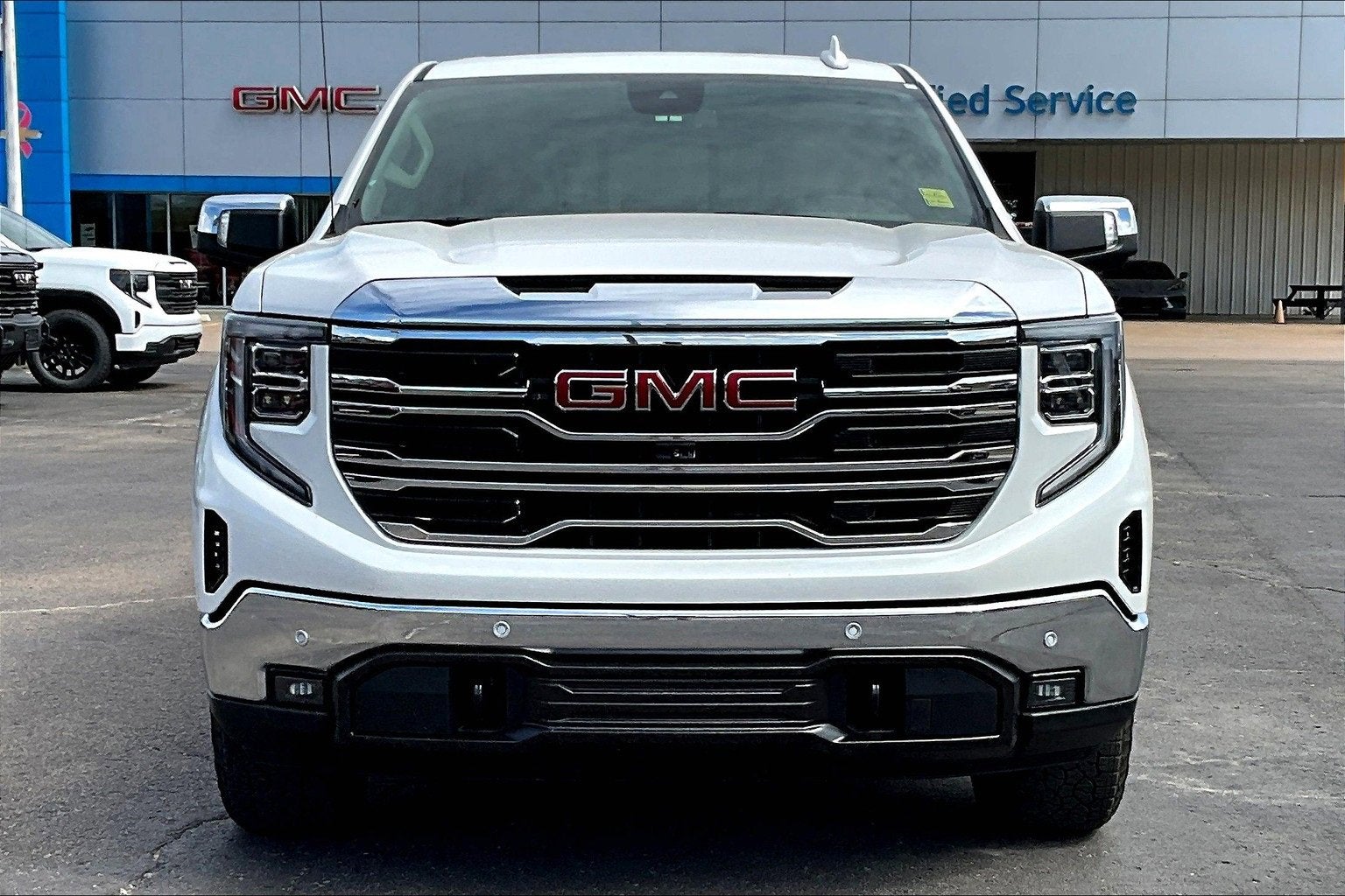 2024 GMC Sierra 1500 SLT