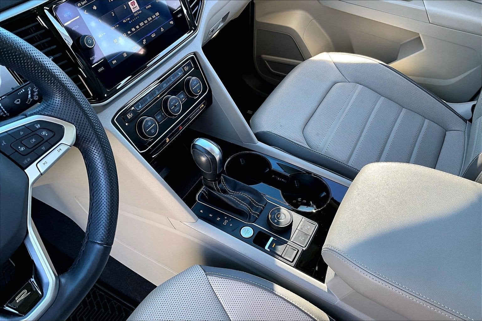 2022 Volkswagen Atlas 3.6L V6 SEL Premium R-Line