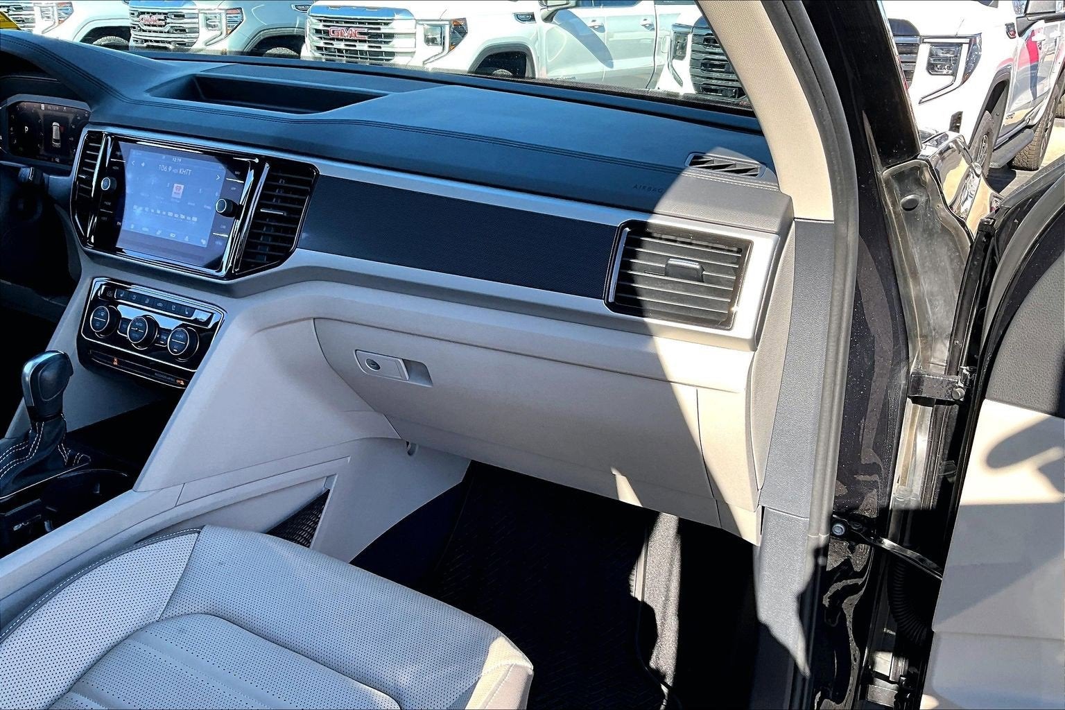 2022 Volkswagen Atlas 3.6L V6 SEL Premium R-Line