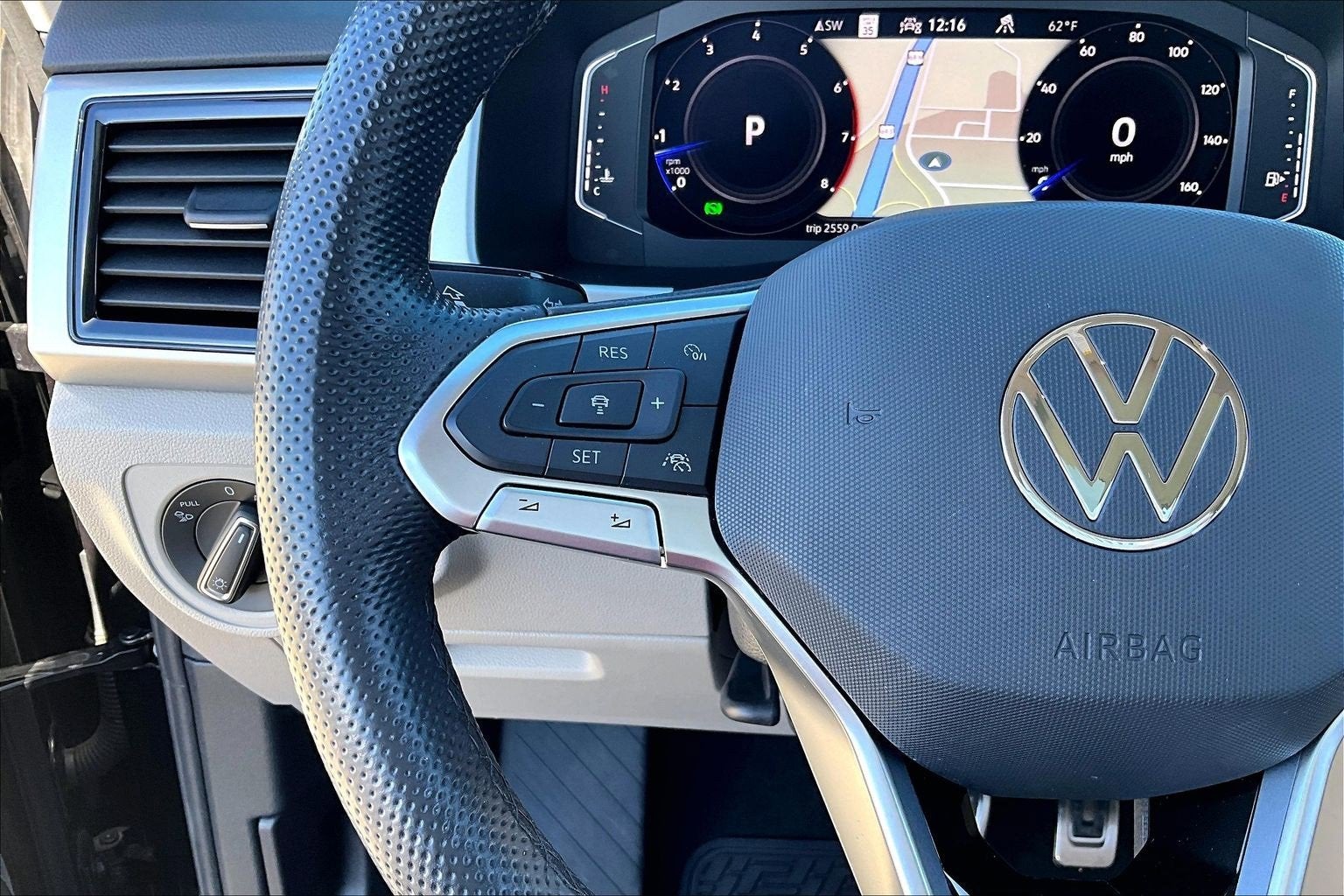 2022 Volkswagen Atlas 3.6L V6 SEL Premium R-Line