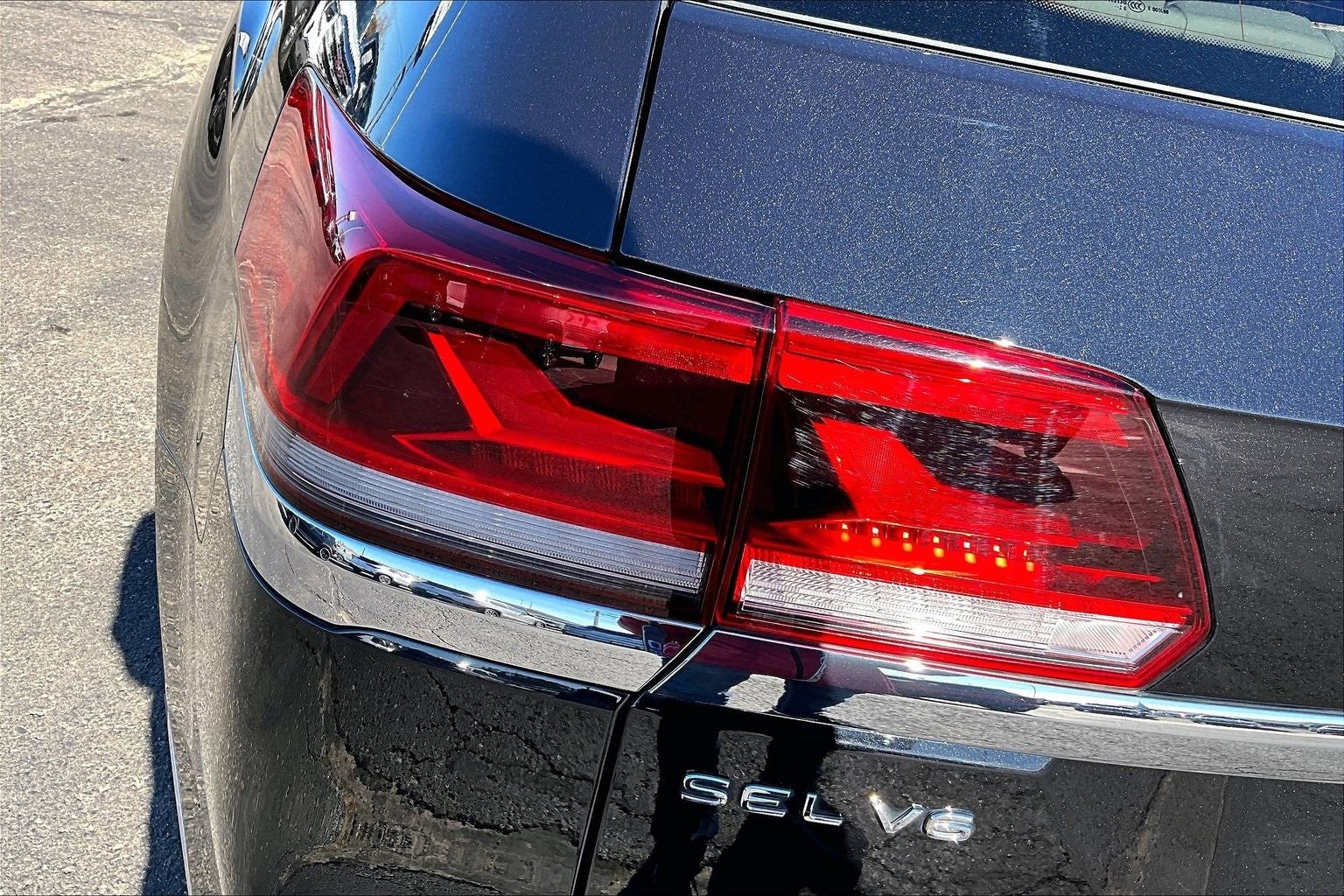 2022 Volkswagen Atlas 3.6L V6 SEL Premium R-Line