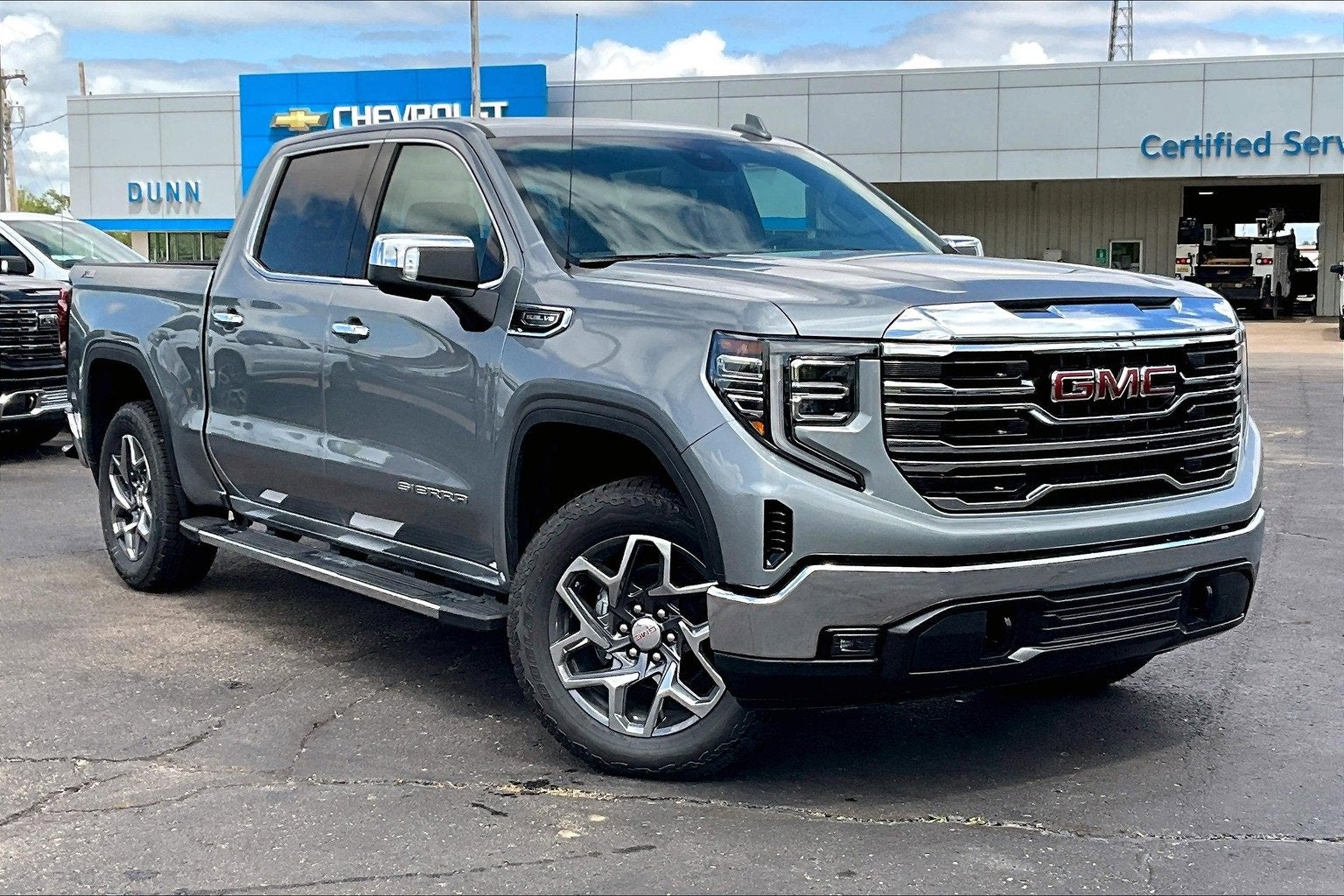 2025 GMC Sierra 1500 SLT