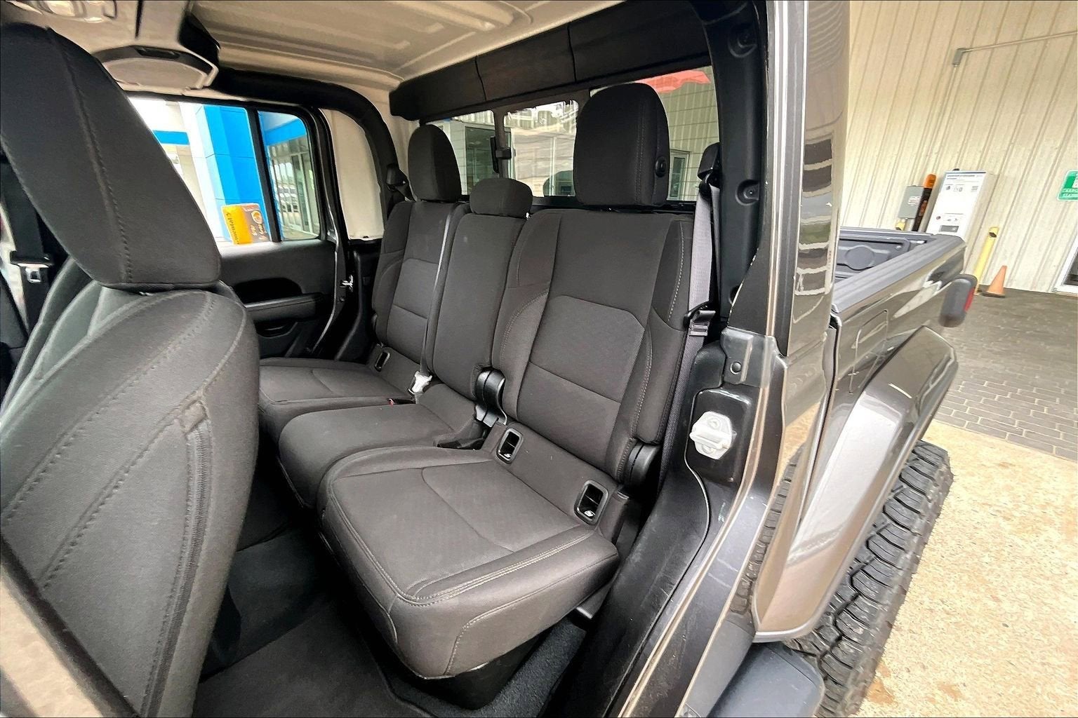 2023 Jeep Gladiator Overland