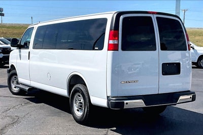 2025 Chevrolet Express Passenger 1LT