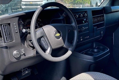 2025 Chevrolet Express Passenger 1LT