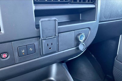 2025 Chevrolet Express Passenger 1LT