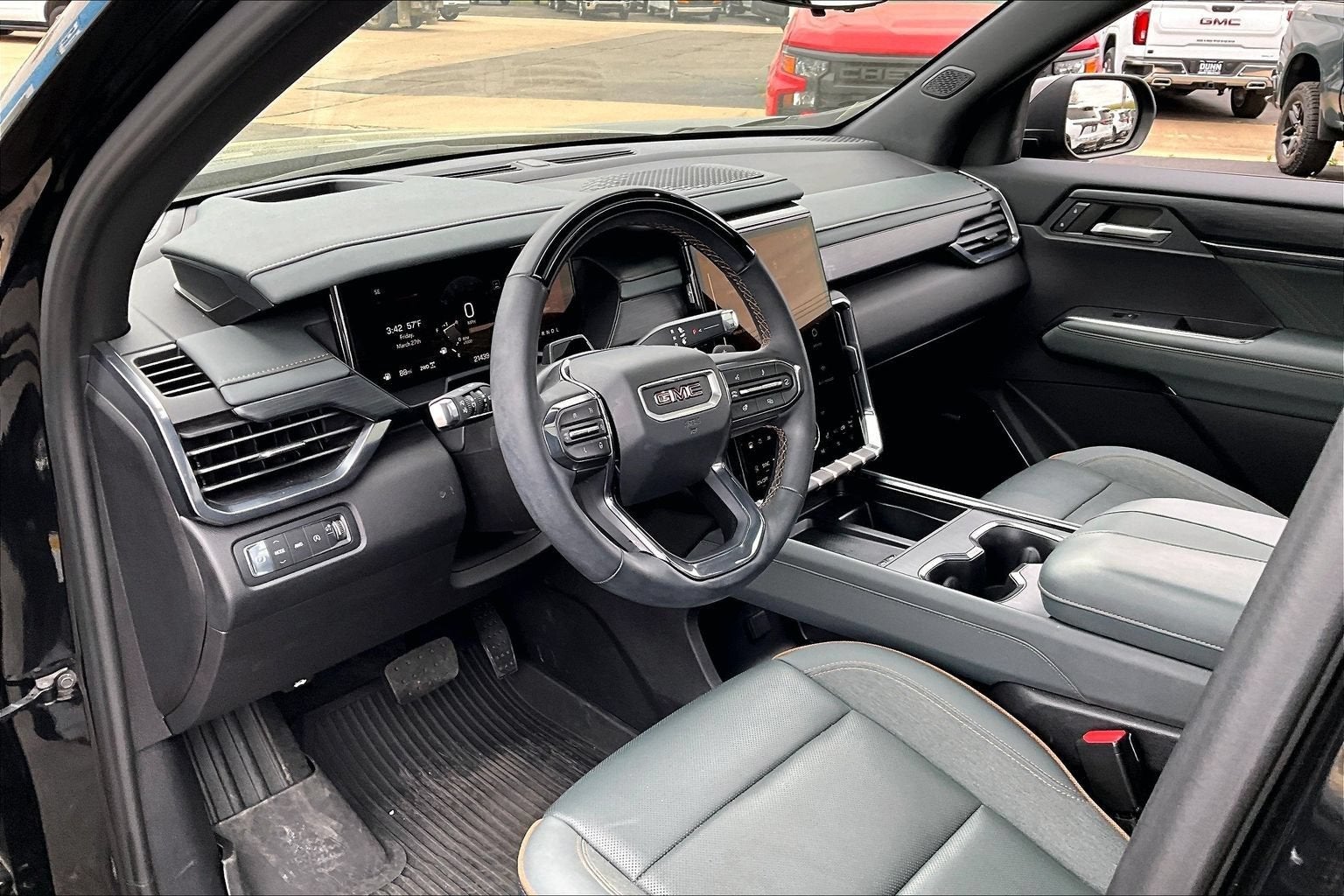 2024 GMC Acadia AT4