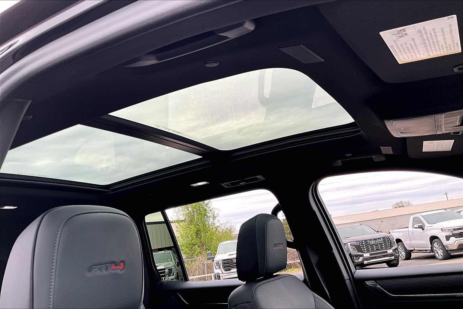 2024 GMC Acadia AT4