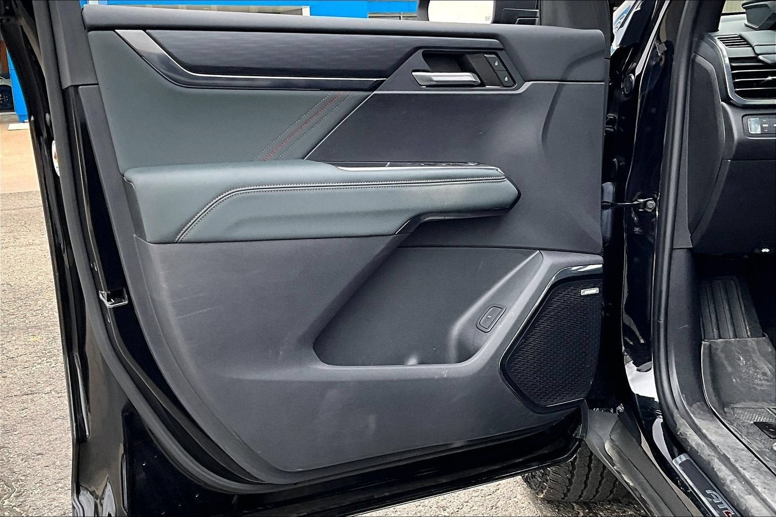 2024 GMC Acadia AT4