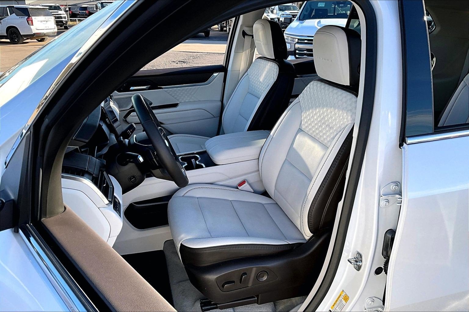 2024 GMC Acadia Denali