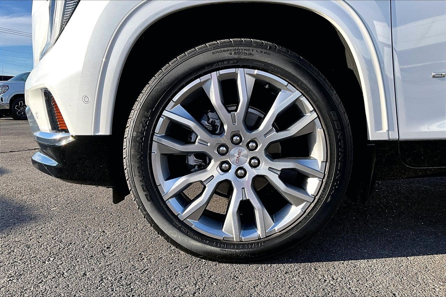 2024 GMC Acadia Denali