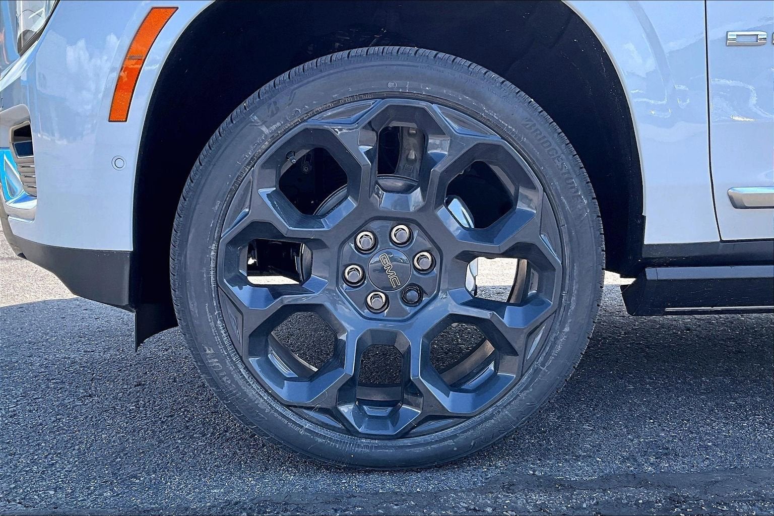 2026 GMC Yukon XL Denali - Photo 12