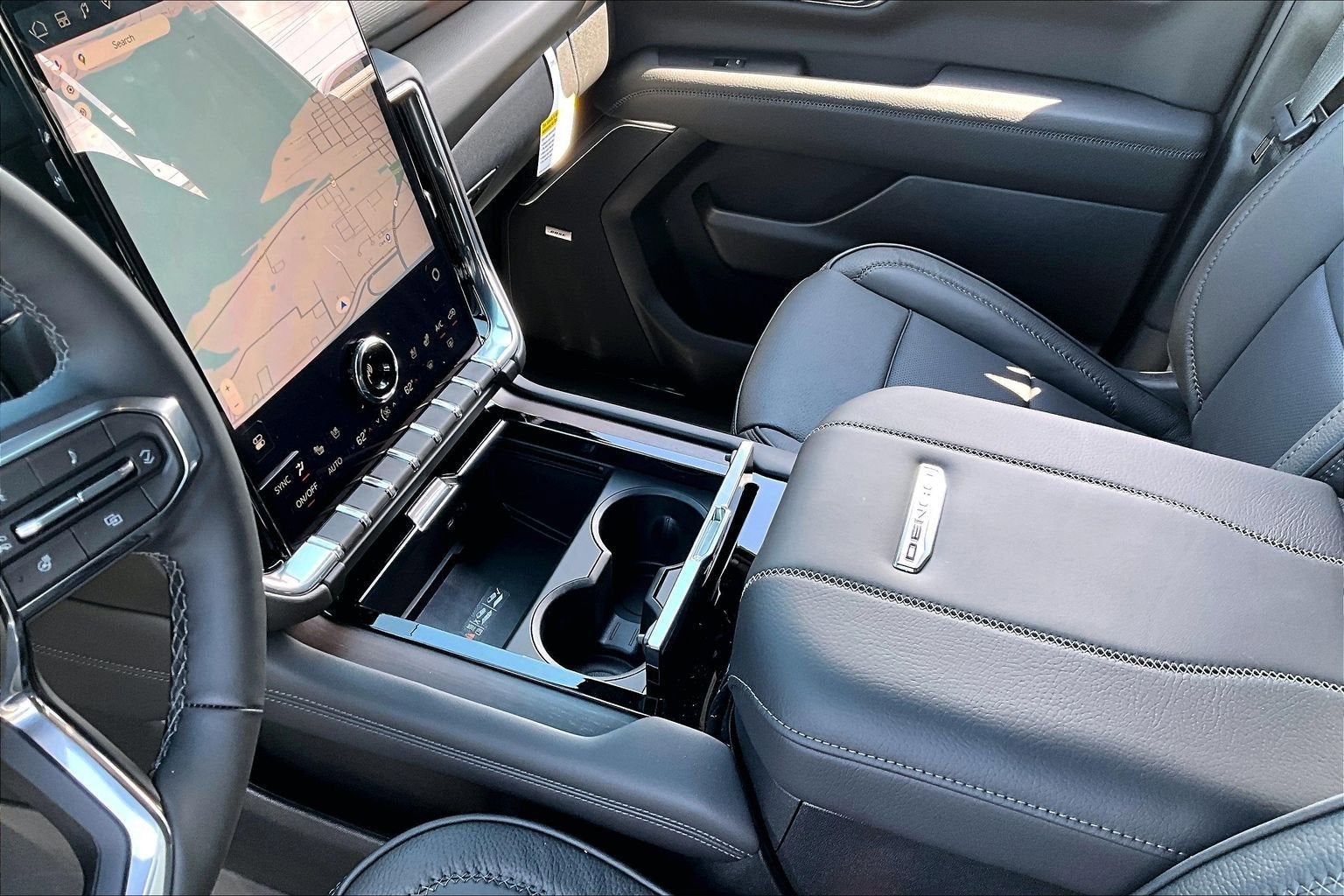 2026 GMC Yukon XL Denali - Photo 8