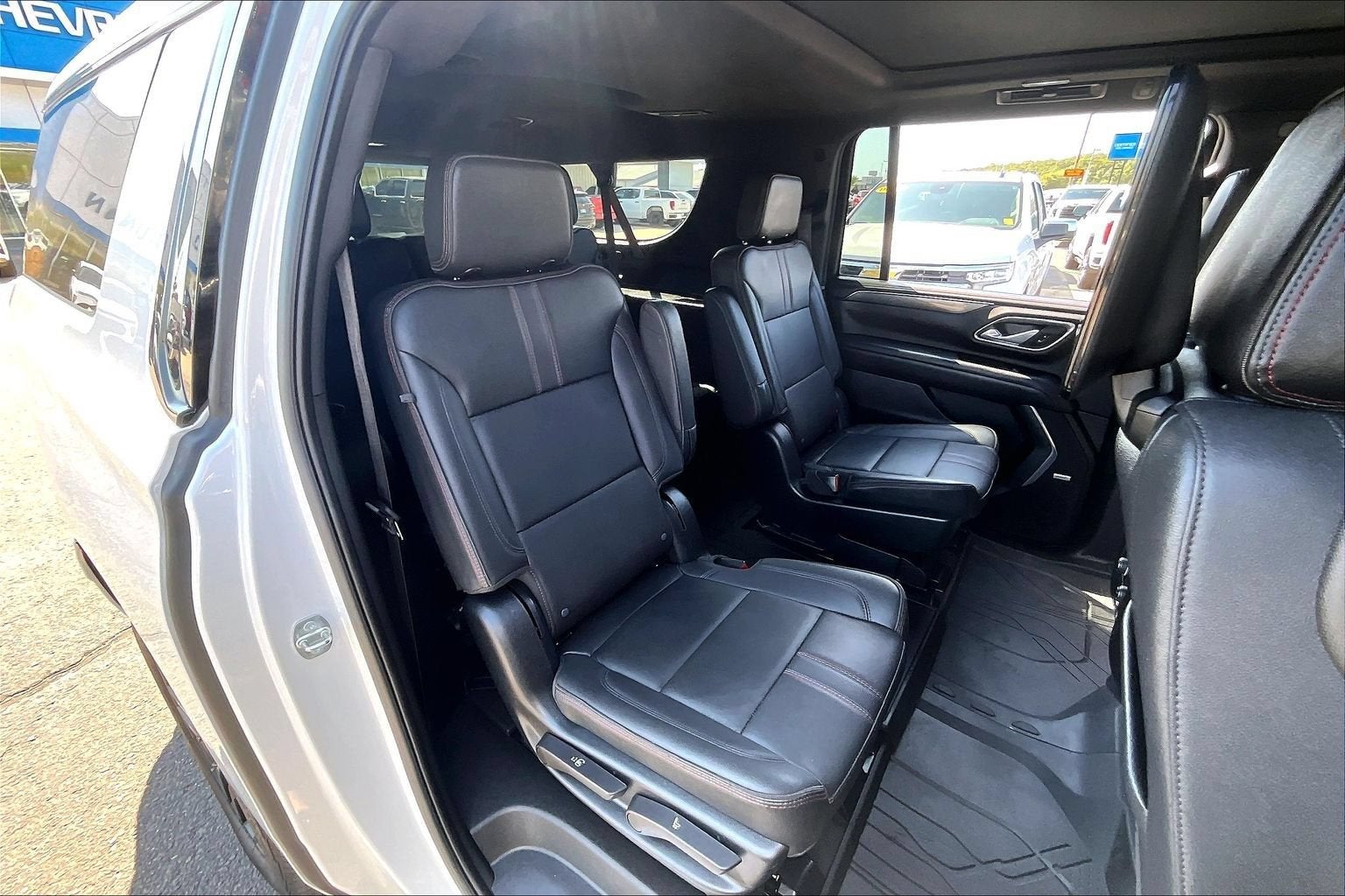 2023 Chevrolet Suburban RST