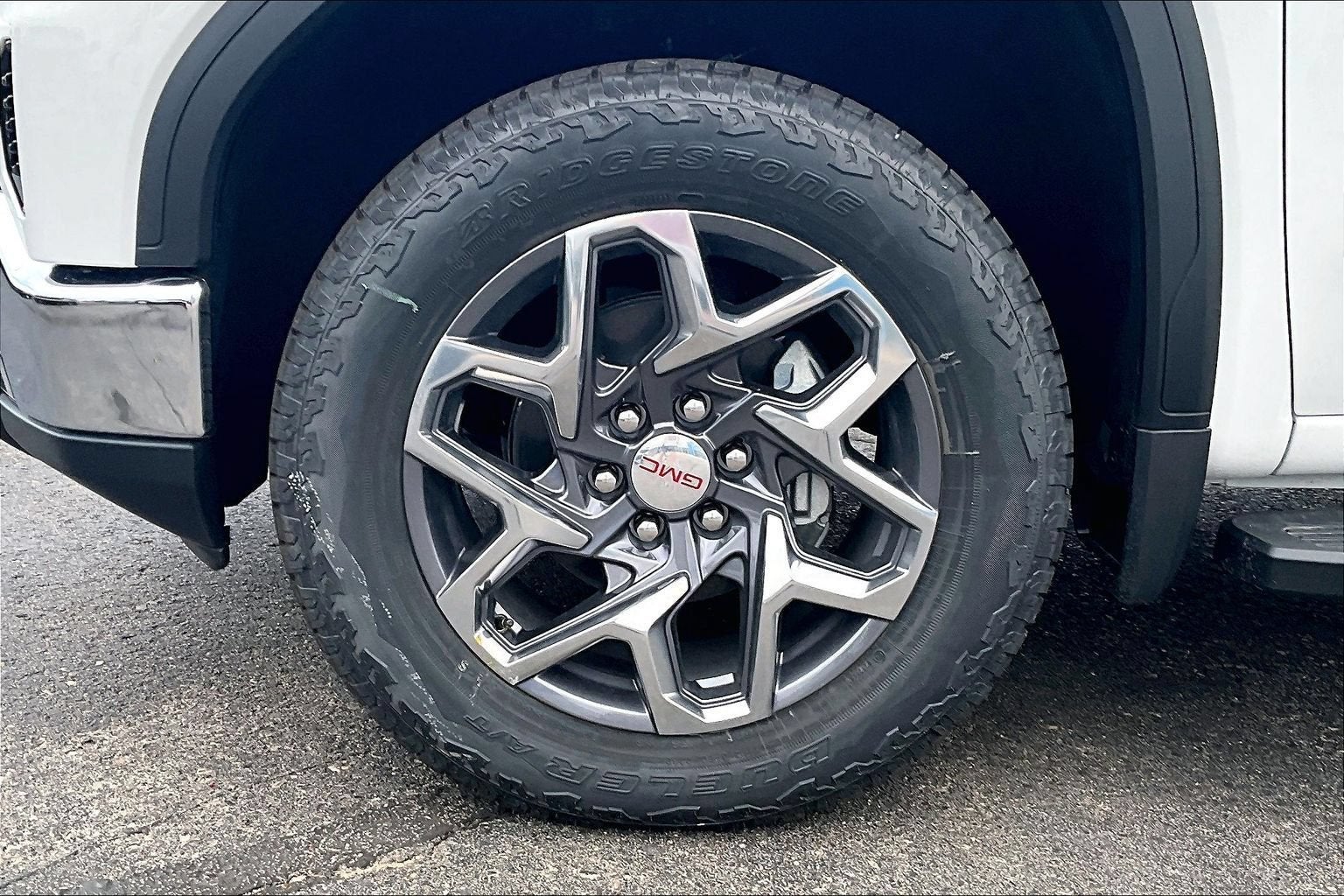 2026 GMC Sierra 1500 SLT - Photo 12