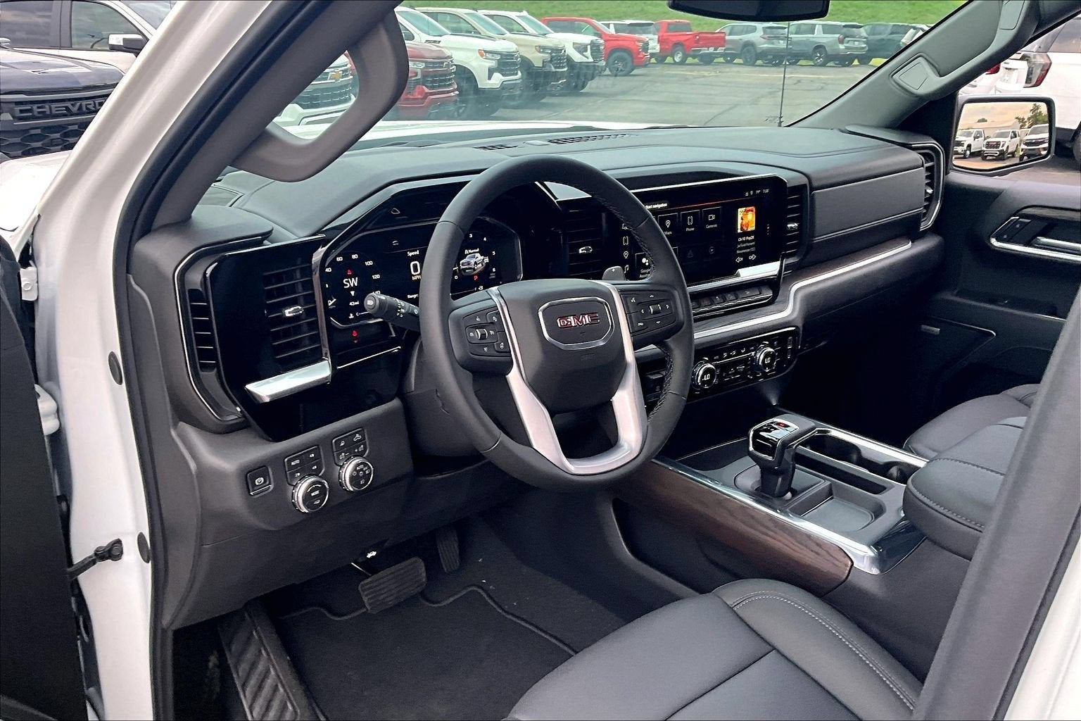 2026 GMC Sierra 1500 SLT - Photo 6