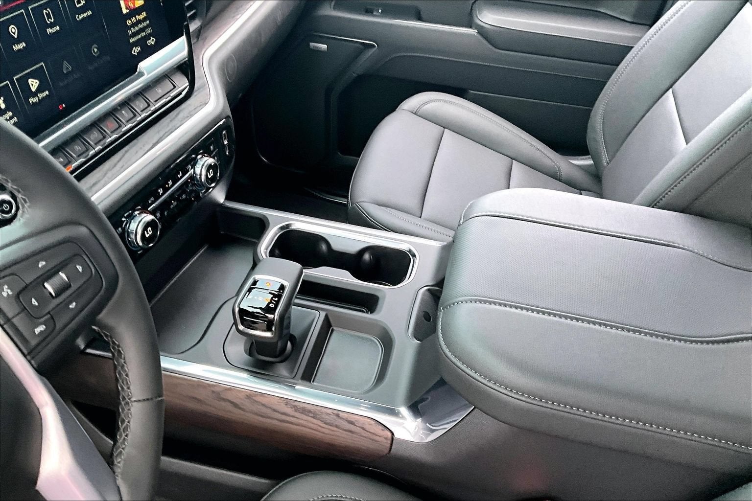 2026 GMC Sierra 1500 SLT - Photo 8